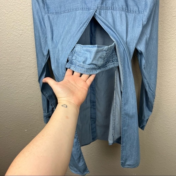 GB Gianni Bini Split Back Chambray Tunic - Picture 3 of 7